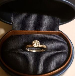 Leo Diamond Ring Certified Leo Collection